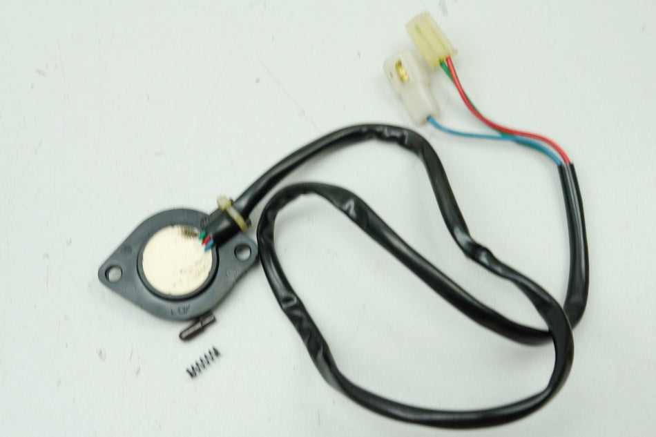 SUZUKI GSX 600 F AJ Sensor de punto muerto Interruptor de ralentí 98-02