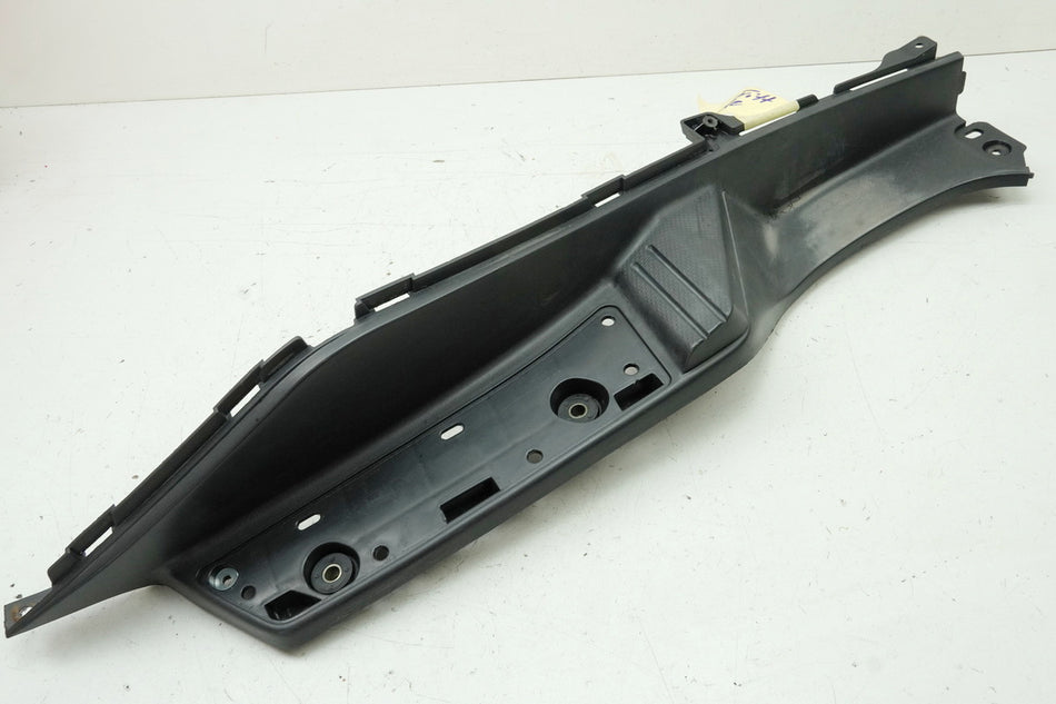 SUZUKI AN 400 WVAU BURGMAN Footboard right rear cover fairing K1 K2