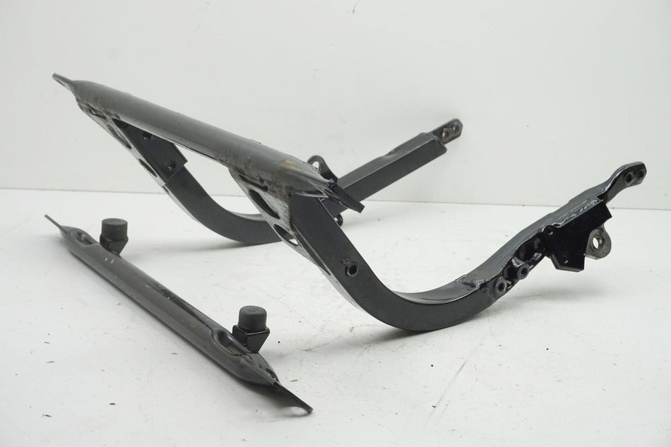 SUZUKI GSX 600 F GN72B Rahmen Unterzug Hilfsrahmen Unterzugrahmen Strebe
