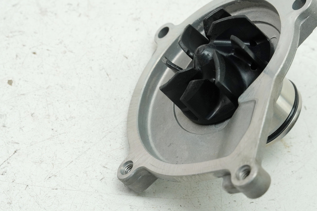 YAMAHA MTN 1000 MT-10 RN78 Water Pump orig. Impeller Shaft (for Engine) 4550 km