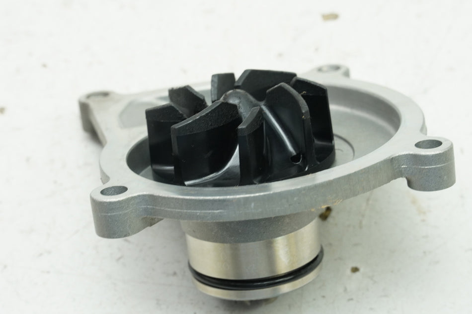 YAMAHA MTN 1000 MT-10 RN78 Water Pump orig. Impeller Shaft (for Engine) 4550 km