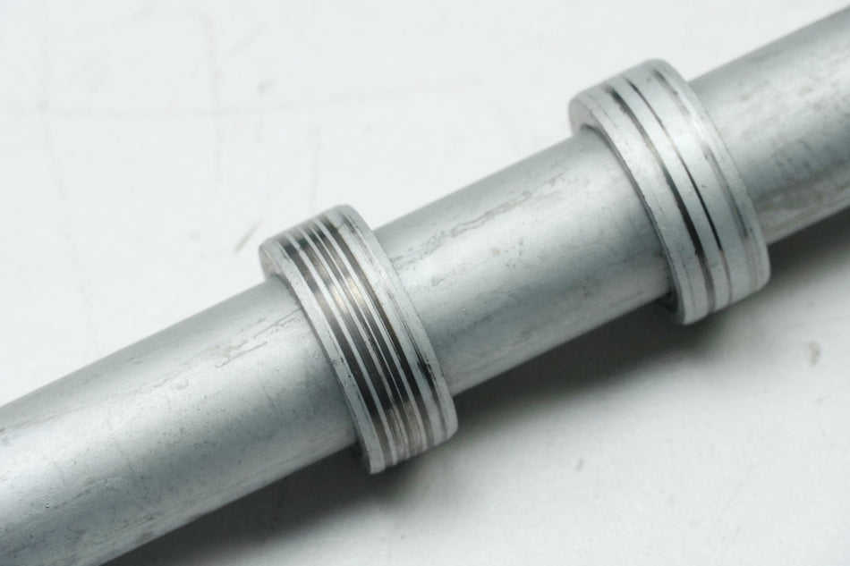 HONDA CBR 600 RR PC40 Steckachse vorn Achse Distanzhülsen für Felge Gabel 07-13
