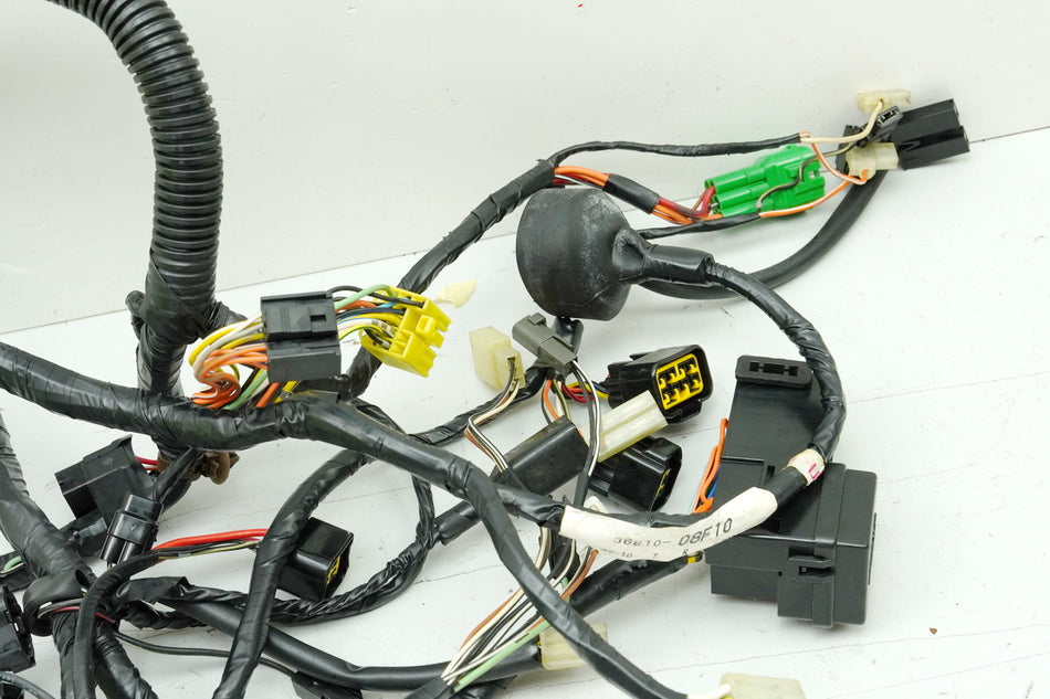SUZUKI GSX 600 F AJ Mazo de cables principal (para motor)