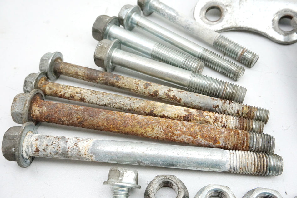 HONDA SLR 650 RD09 HALTERUNG MOTOR ACHSE SCHRAUBEN HALTEPLATTE MOTORHALTER