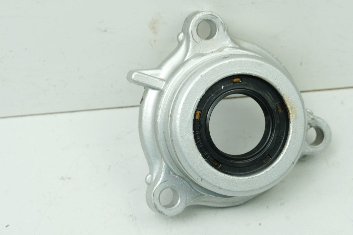Honda GL 1500 F6C Valkyrie SC34 Final Drive Shaft Holder Engine Cover (for engine)