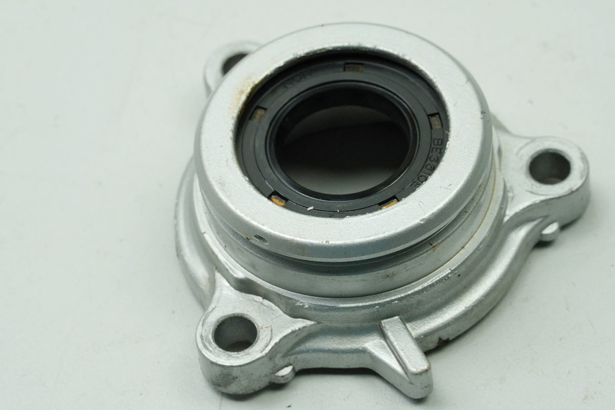 Honda GL 1500 F6C Valkyrie SC34 Final Drive Shaft Holder Engine Cover (for engine)