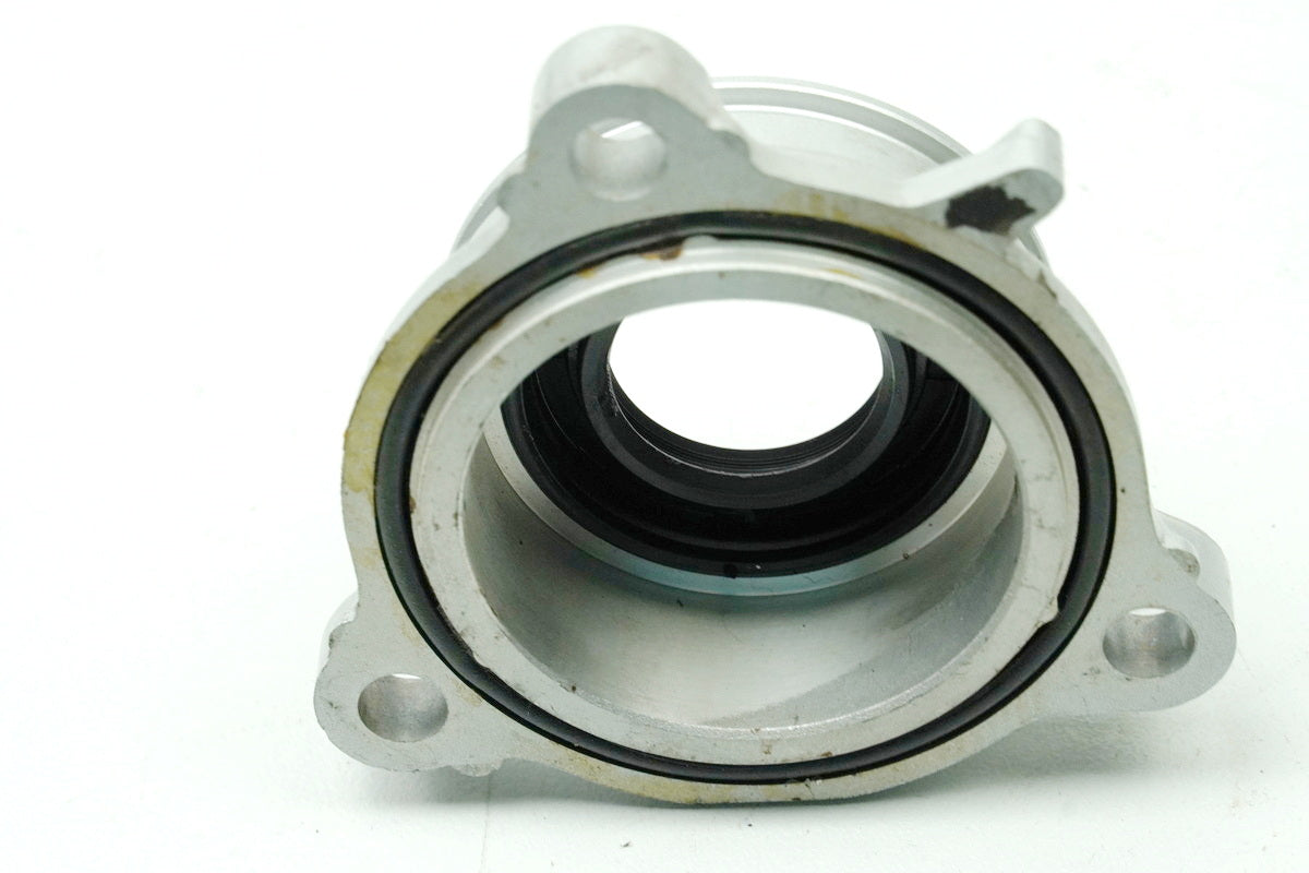 Honda GL 1500 F6C Valkyrie SC34 Final Drive Shaft Holder Engine Cover (for engine)