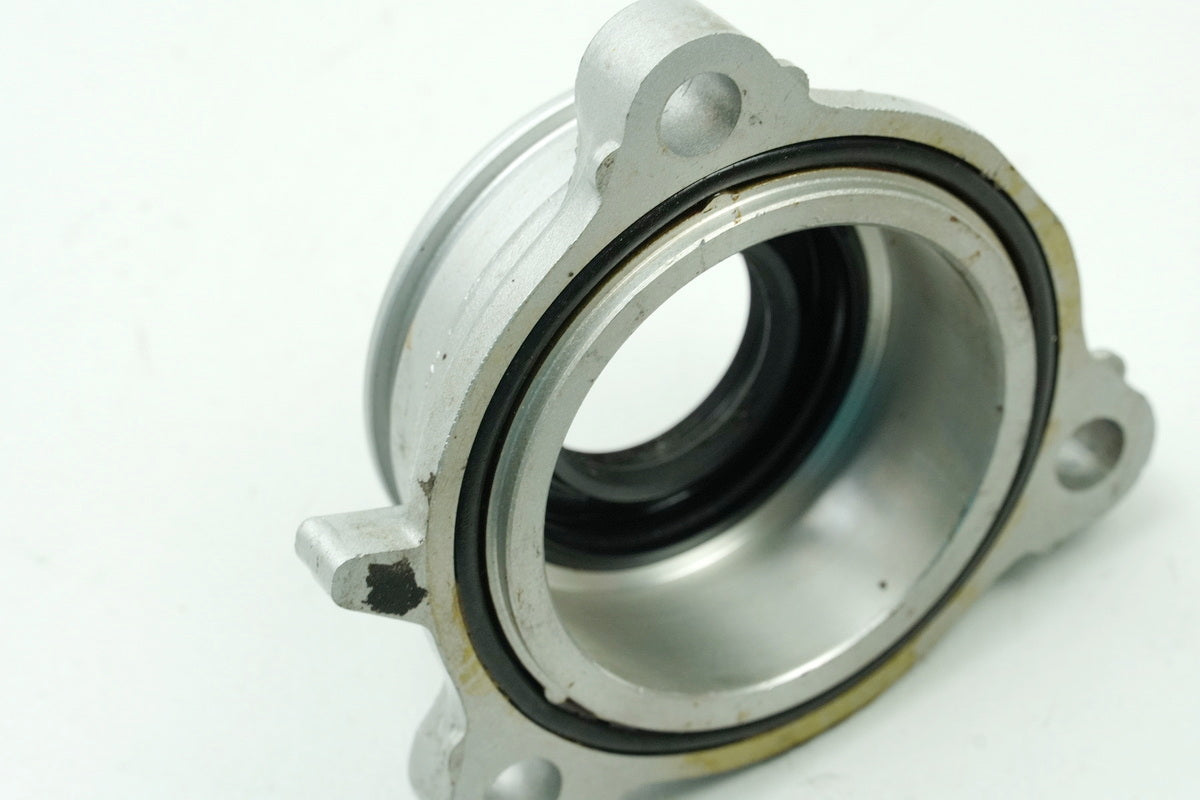 Honda GL 1500 F6C Valkyrie SC34 Final Drive Shaft Holder Engine Cover (for engine)