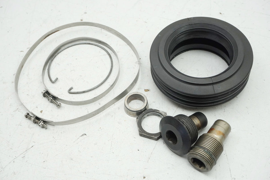BMW R 850 R 259 Screws Fixing Cardan Swingarm rear. Bolt Bellows Rubber