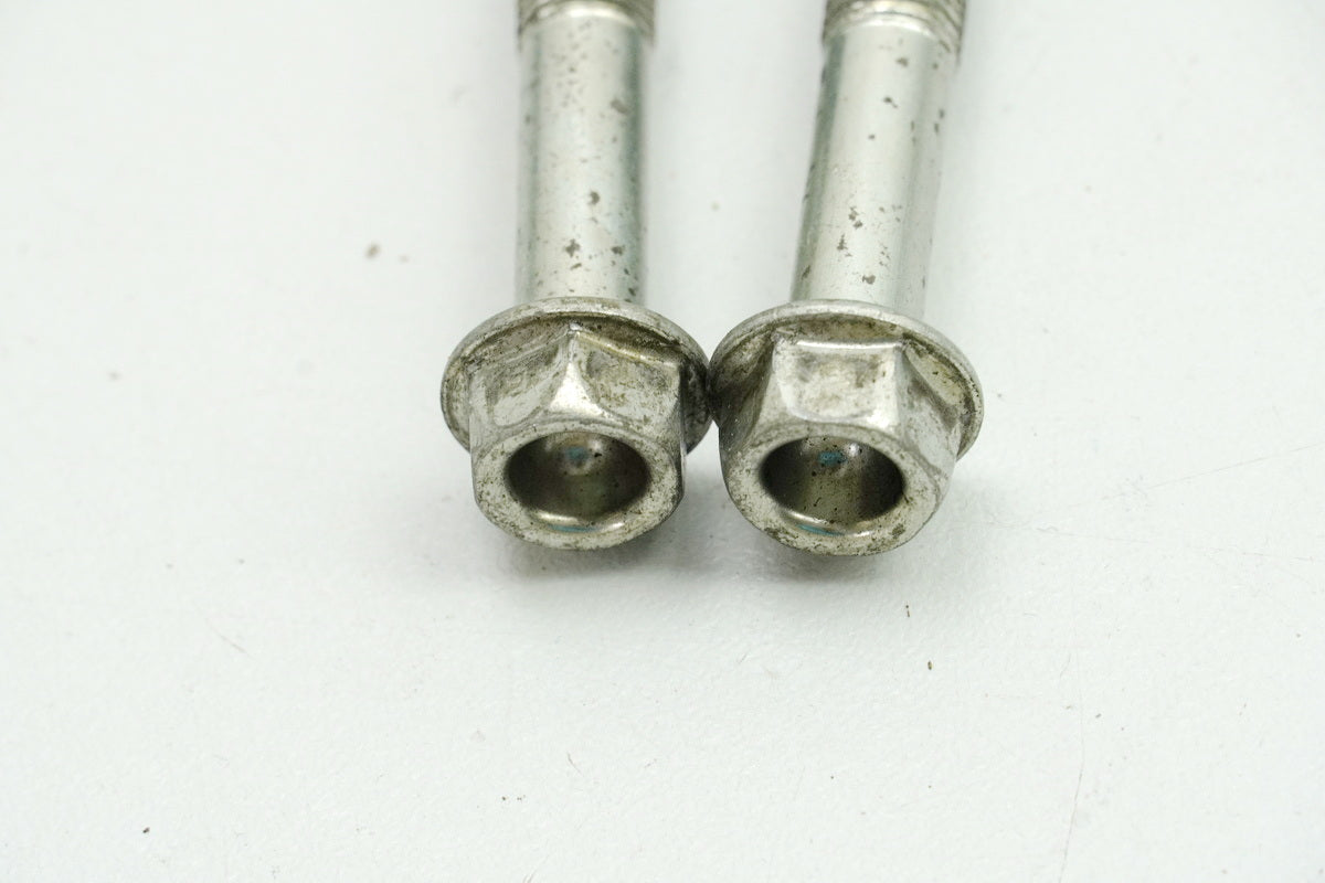 HONDA CB 125 R JC91 Schrauben Bremssattel vorn Halteschrauben