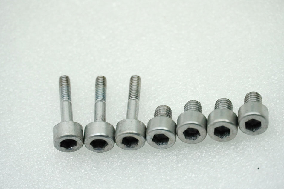 HONDA CBR 600 RR PC40 Tornillos tapa de gasolina (fijación para el tanque) 07-13