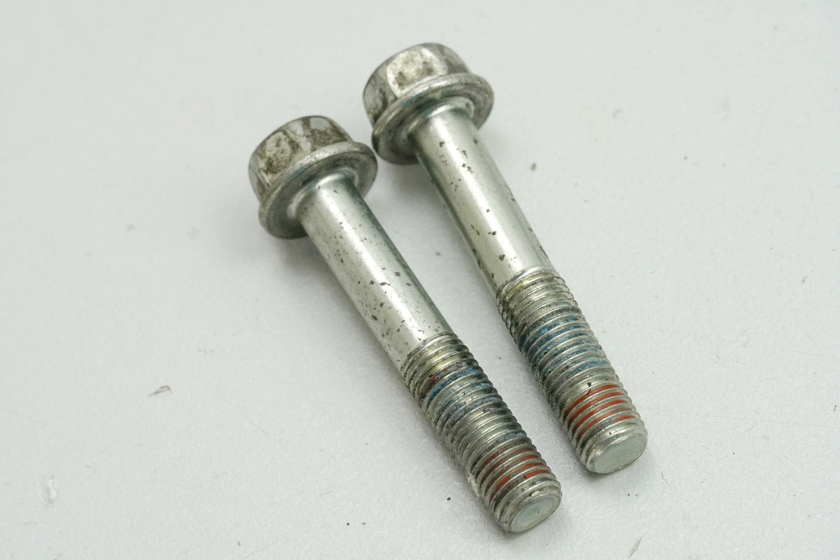 HONDA CB 125 R JC91 Schrauben Bremssattel vorn Halteschrauben