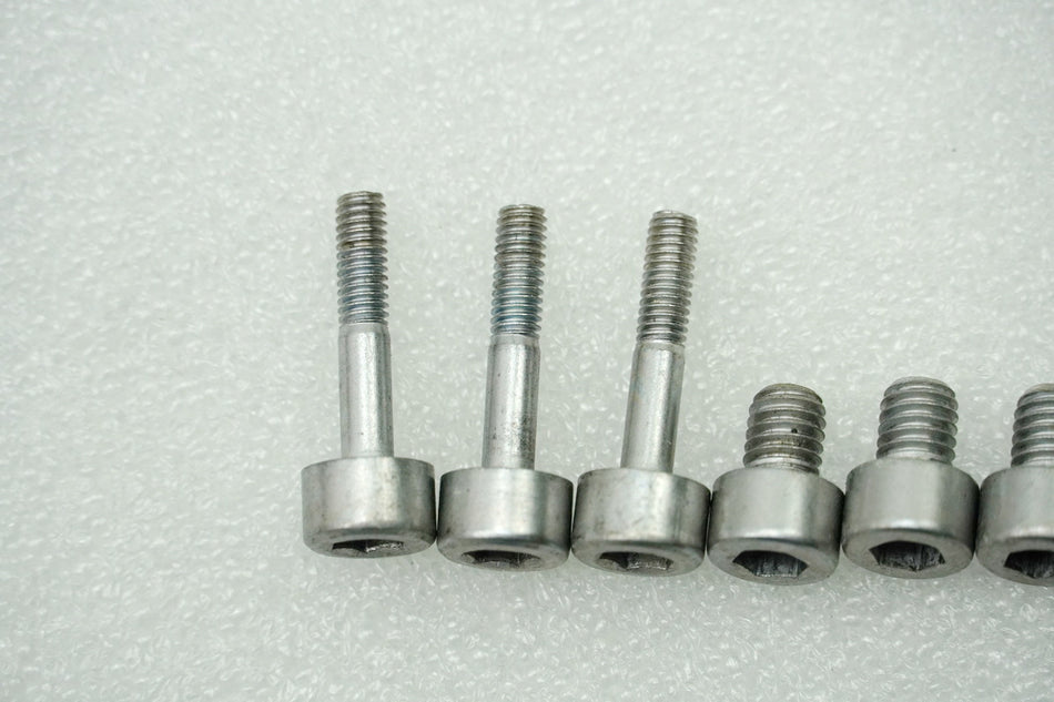 HONDA CBR 600 RR PC40 Tornillos tapa de gasolina (fijación para el tanque) 07-13