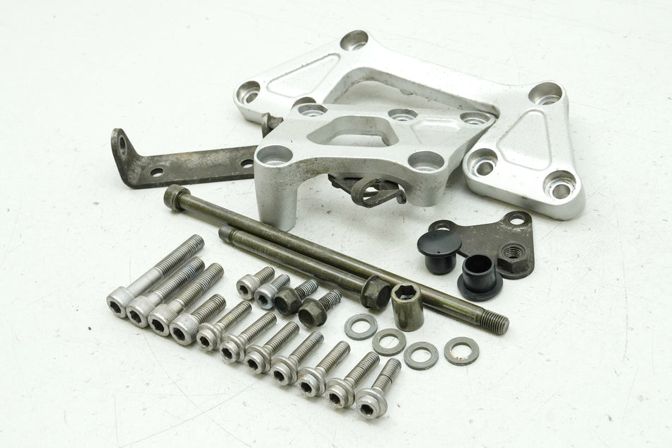 YAMAHA TDM 850 4TX Soporte motor Placa de fijación Tornillo Perno Eje Soporte de motor