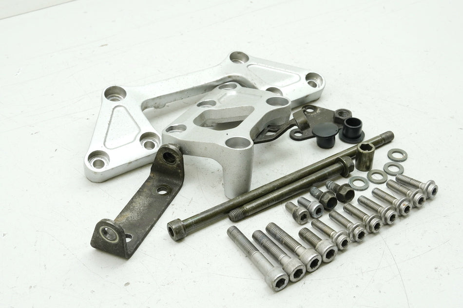 YAMAHA TDM 850 4TX Soporte motor Placa de fijación Tornillo Perno Eje Soporte de motor