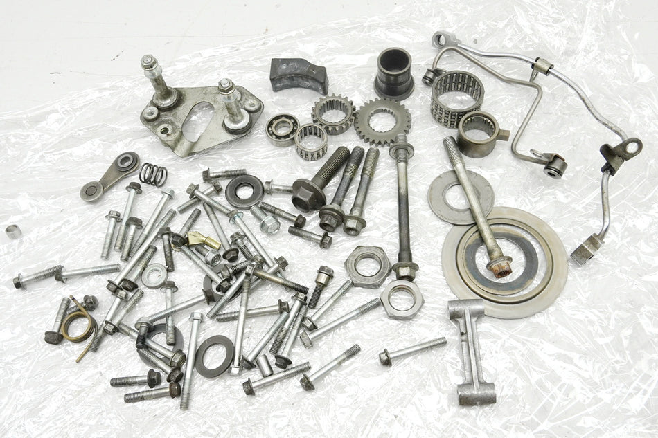 HONDA NX 650 RD08 DOMINATOR Tornillos y piezas pequeñas (para motor)