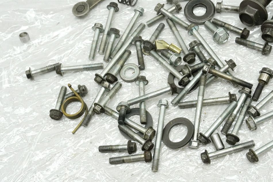 HONDA NX 650 RD08 DOMINATOR Tornillos y piezas pequeñas (para motor)