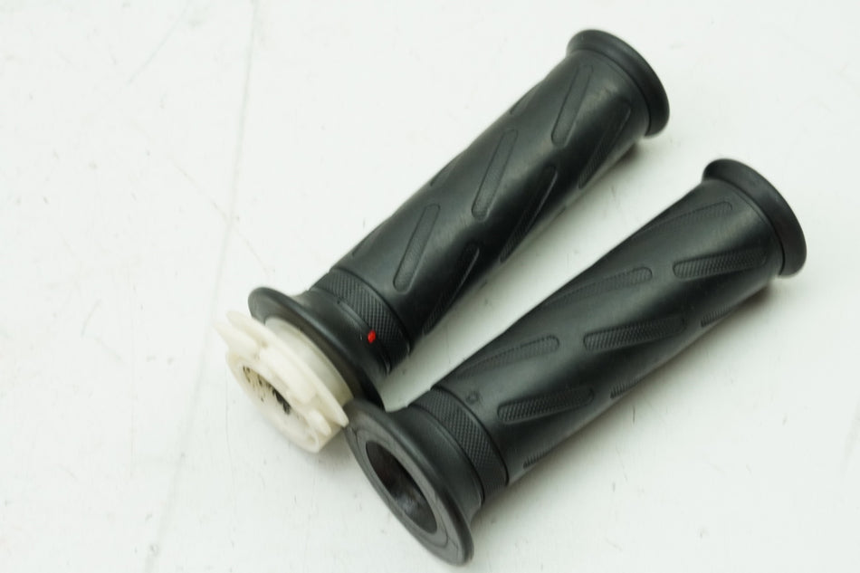 SUZUKI GSX 600 F AJ Gasgriff Griff Griffgummis 98-02