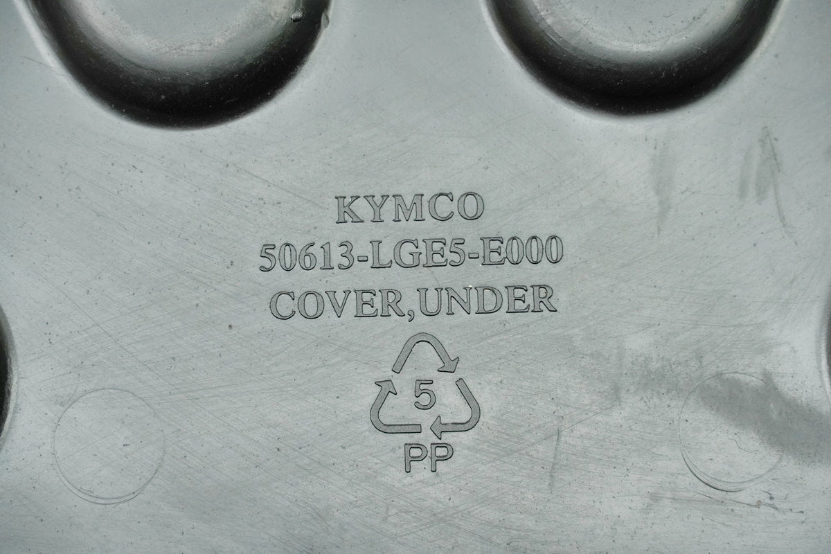 KYMCO PEOPLE GT 300 i V4 protección bajos, carenado inferior, cubierta de chasis
