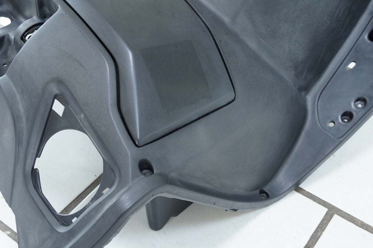 SUZUKI AN 400 WVAU BURGMAN Verkleidung Fußraum vorn Beinschild Abdeckung K1 K2