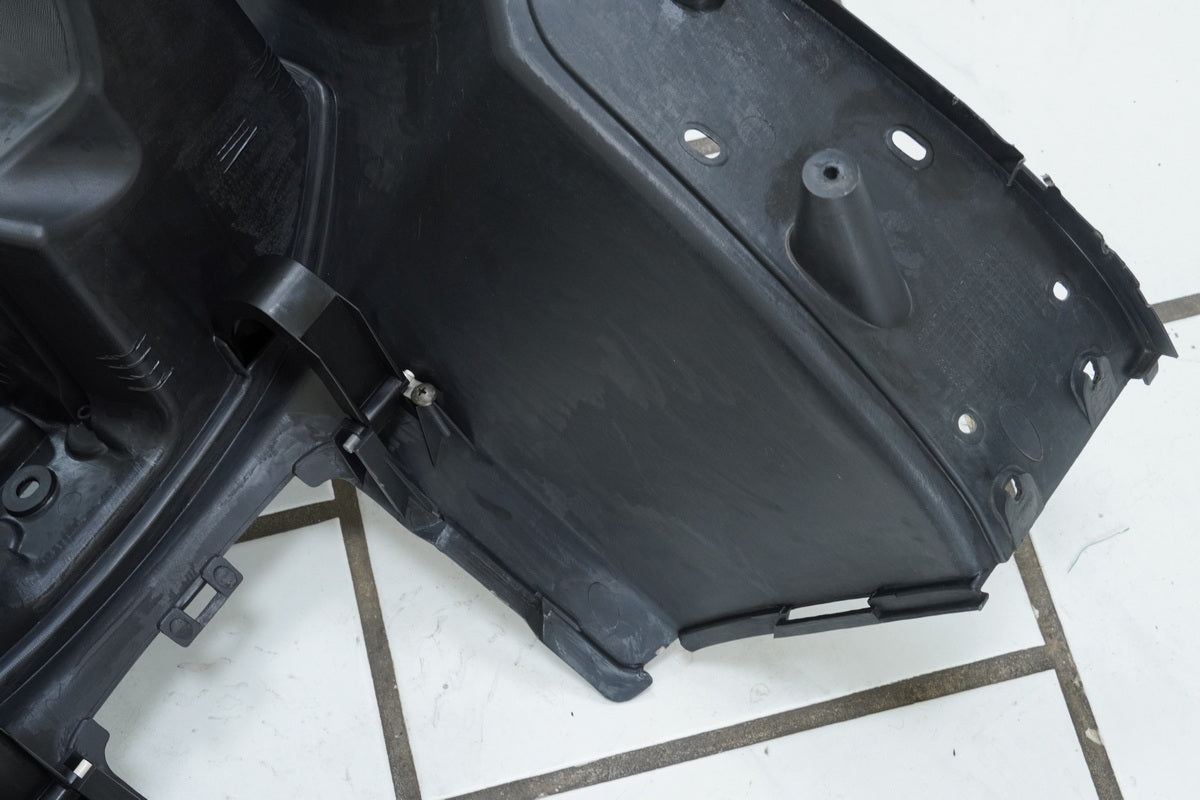 SUZUKI AN 400 WVAU BURGMAN Verkleidung Fußraum vorn Beinschild Abdeckung K1 K2