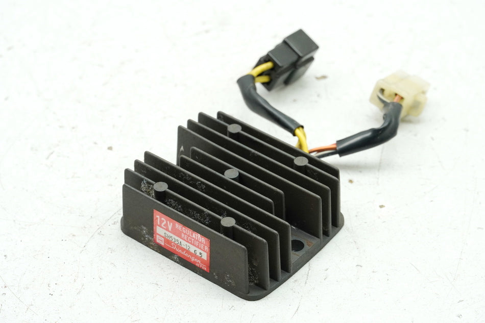 SUZUKI LS 650 NP41A/B SAVAGE Regulador de carga original Regulador Rectificador