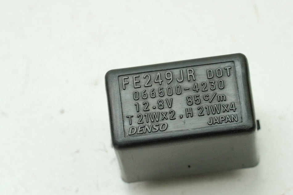 SUZUKI AN 400 WVAU BURGMAN Flasher Relay Flasher Unit original Flasher Relay K1 K2