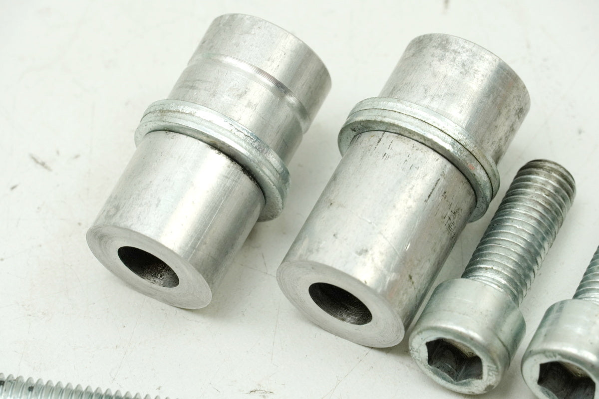 MOTO GUZZI California 1100 EV KD Mount Engine Axle Frame Rear Bushings