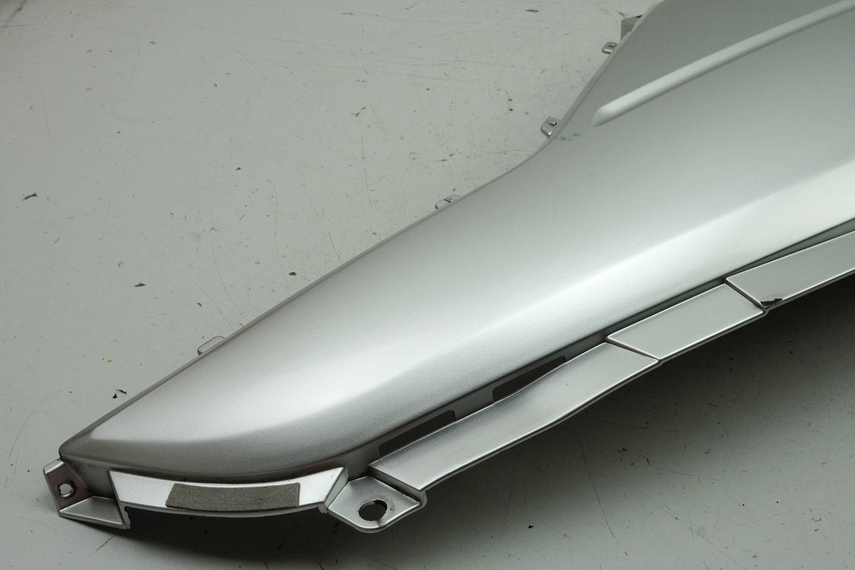 SUZUKI AN 400 WVAU BURGMAN Rear Fairing Right Side Cover K1 K2