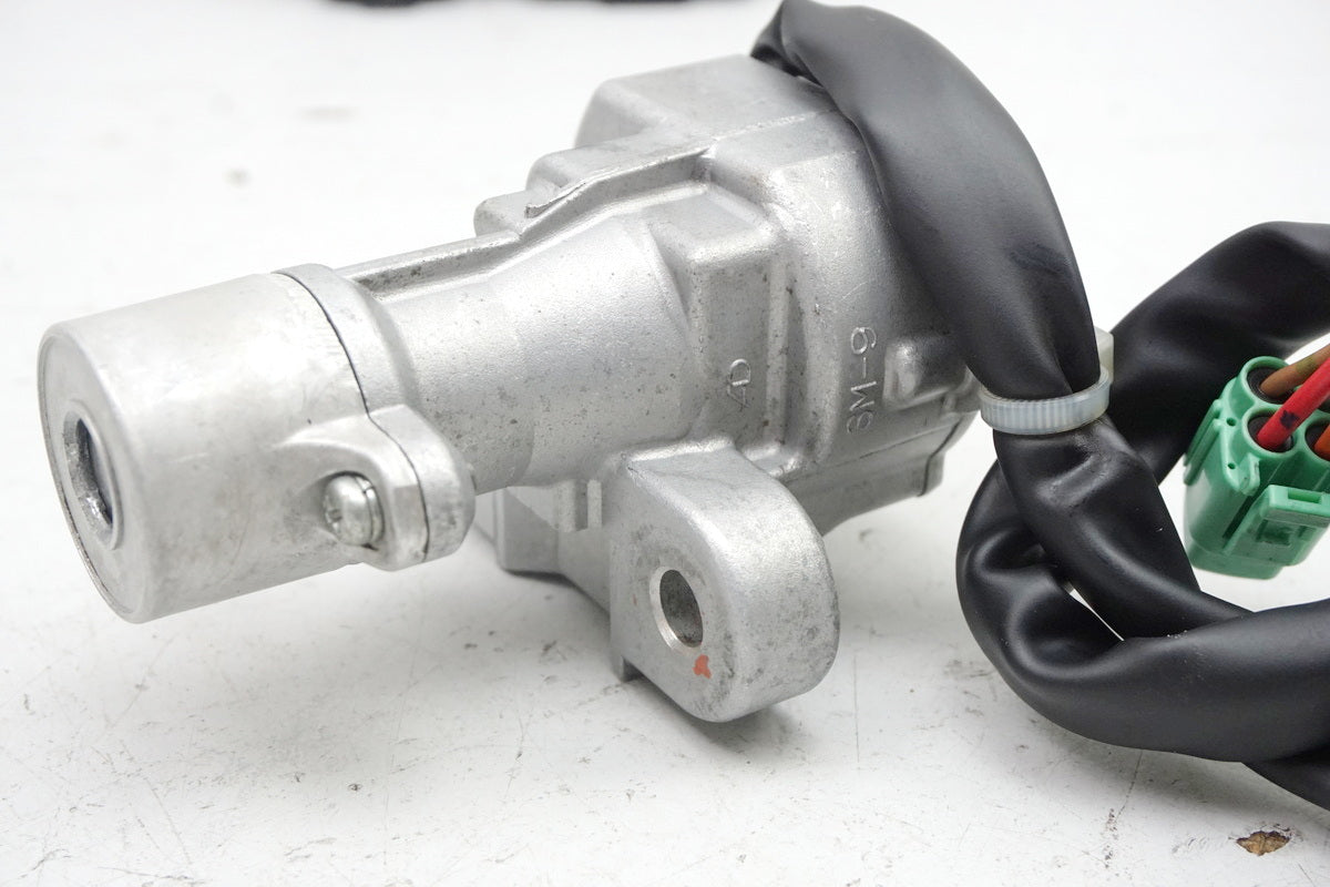 Suzuki GSX 1400 WVBN Schloßsatz & CDI Zündschloß Tankdeckel + 2 Schlüssel