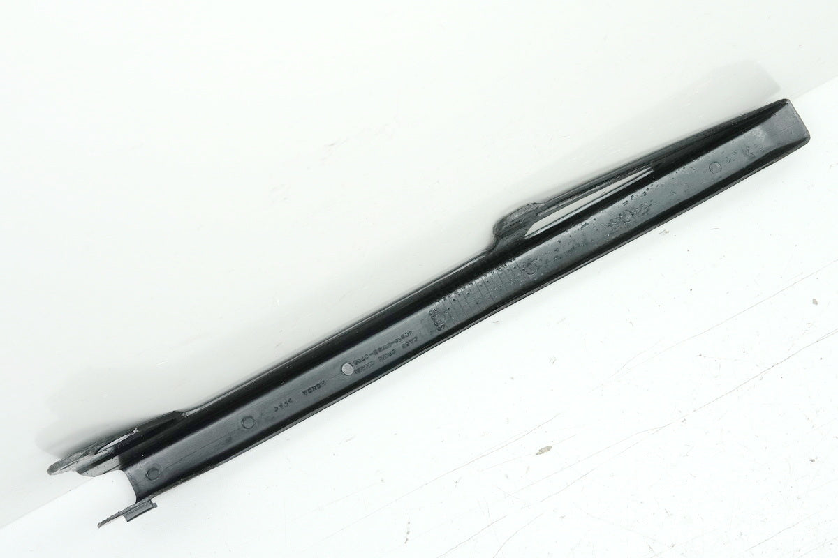 HONDA CBR 125 JC39 Kettenschutz Kettenkasten Abdeckung Schwinge 40510-KW6X-6700