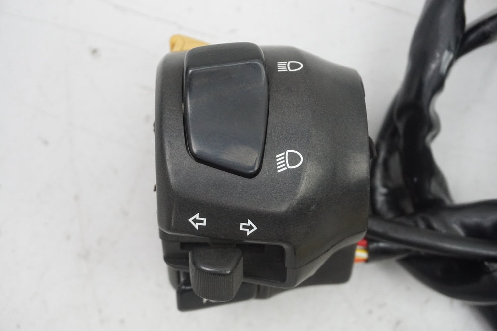 Suzuki GSX 1400 WVBN Lenkerschalter links Schalter Lichtschalter Blinker