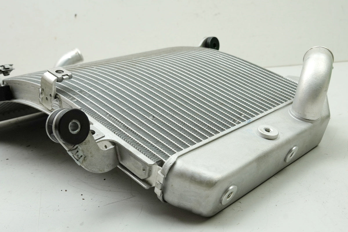 YAMAHA MTN 1000 MT10 RN78 Radiator Original Water Cooler