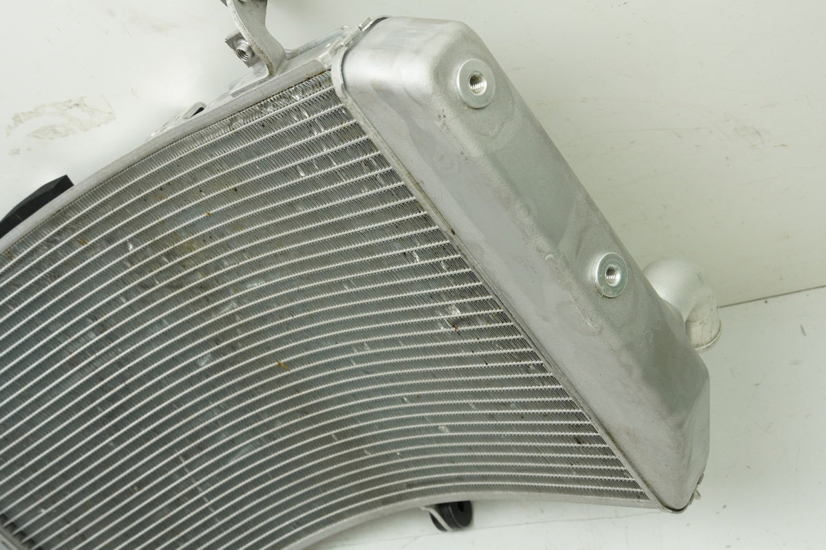 YAMAHA MTN 1000 MT10 RN78 Radiator Original Water Cooler