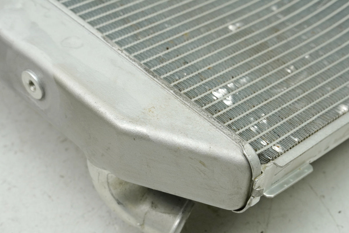 YAMAHA MTN 1000 MT10 RN78 Radiator Original Water Cooler