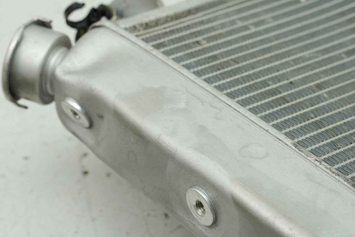 YAMAHA MTN 1000 MT10 RN78 Radiator Original Water Cooler
