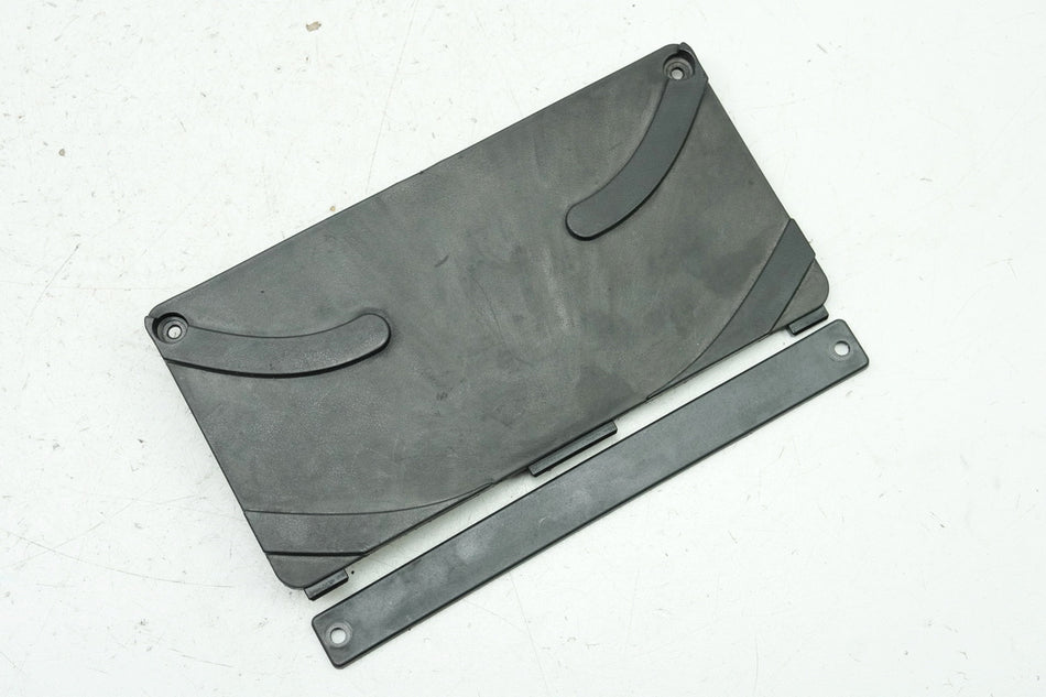 KYMCO PEOPLE GT 300 i V4 Tapa de batería Cubierta Tapa Soporte Embellecedor