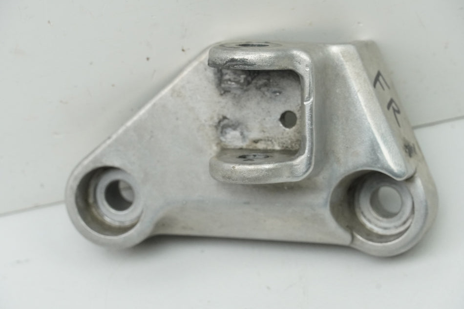HONDA CB 750 RC42 SEVENFIFTY Reposapiés derecho de conductor Soporte de estribera