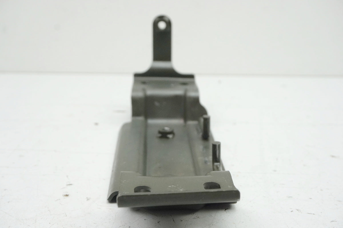 Suzuki GSX 1400 WVBN Halterung Tank Gummis Auflage Träger Schrauben Halteplatte