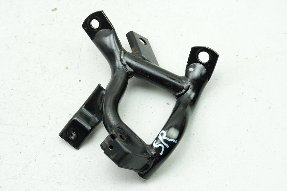 KYMCO PEOPLE GT 300 i V4 Soporte estribera pasajero derecho Placa soporte estribera