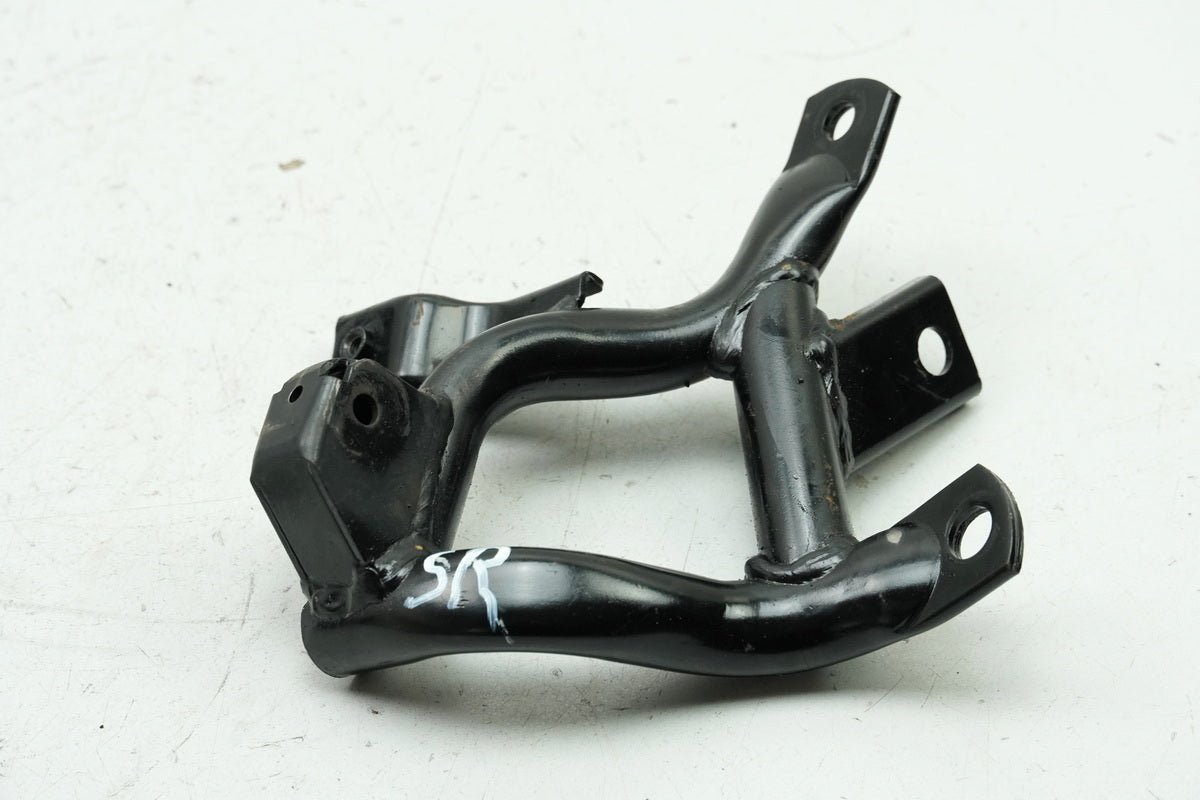 KYMCO PEOPLE GT 300 i V4 Passenger Footrest Bracket Right Holder Footrest Plate