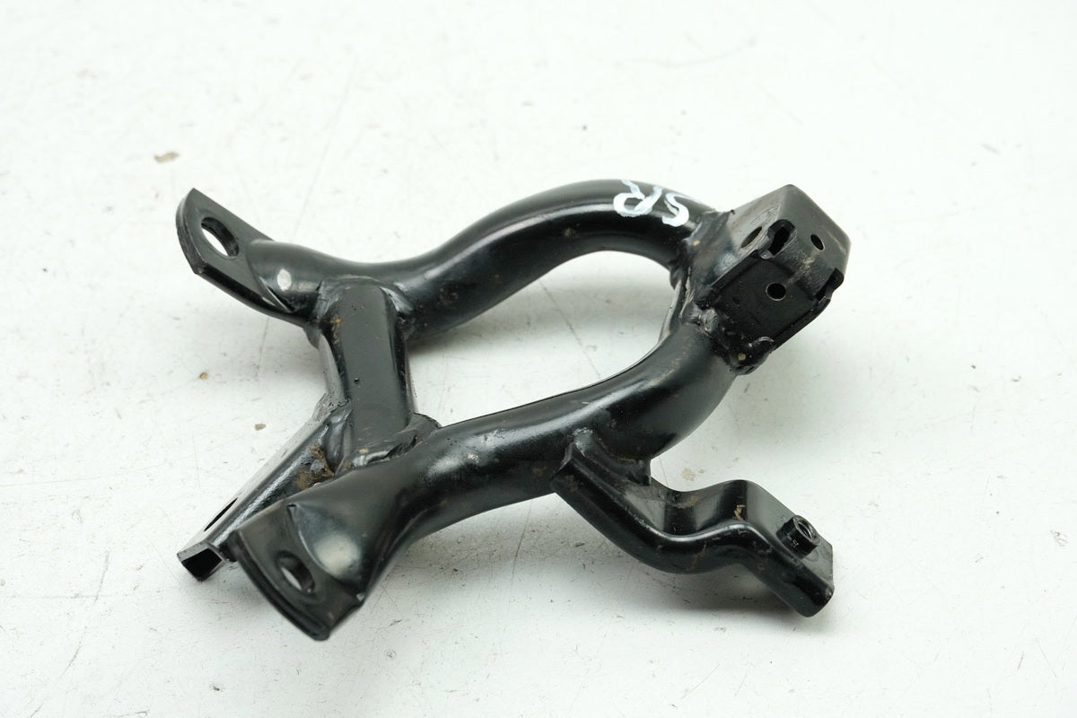 KYMCO PEOPLE GT 300 i V4 Passenger Footrest Bracket Right Holder Footrest Plate