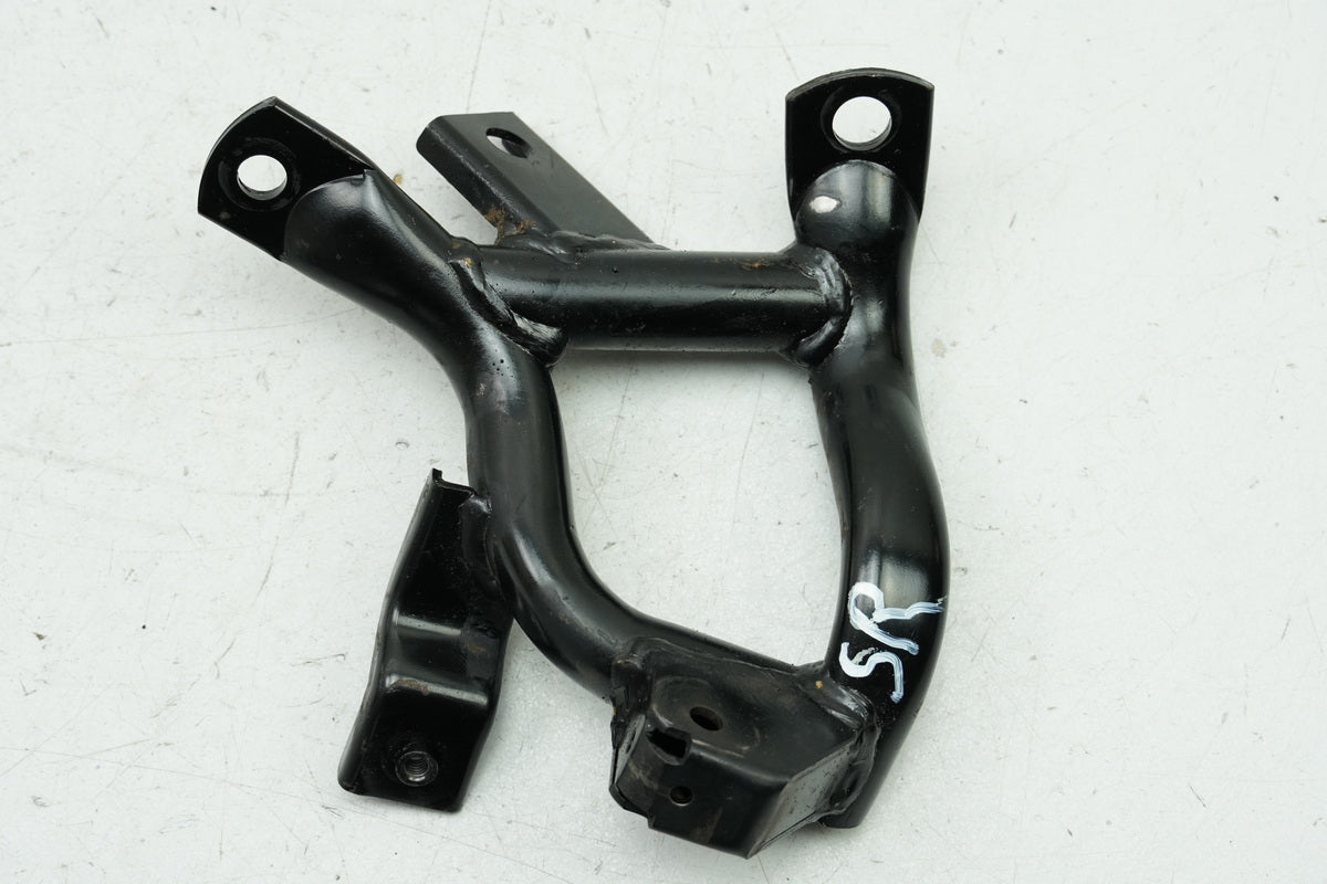 KYMCO PEOPLE GT 300 i V4 Passenger Footrest Bracket Right Holder Footrest Plate