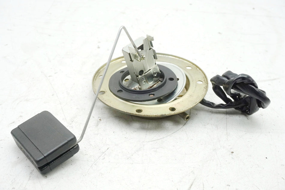 SUZUKI GSX 600 F GN72B Tankgeber Anzeige Füllstand Kraftstoff Tank