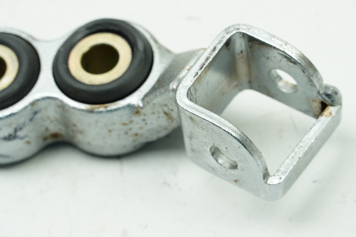 YAMAHA XV 750 4PW VIRAGO Footpeg Bracket Rider Right Footrest Plate