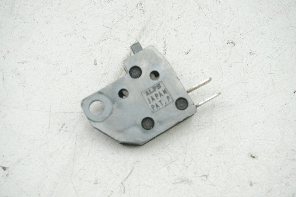 SUZUKI GSX 600 F GN72B Interruptor luz de freno delantero para cilindro maestro - 26444 km