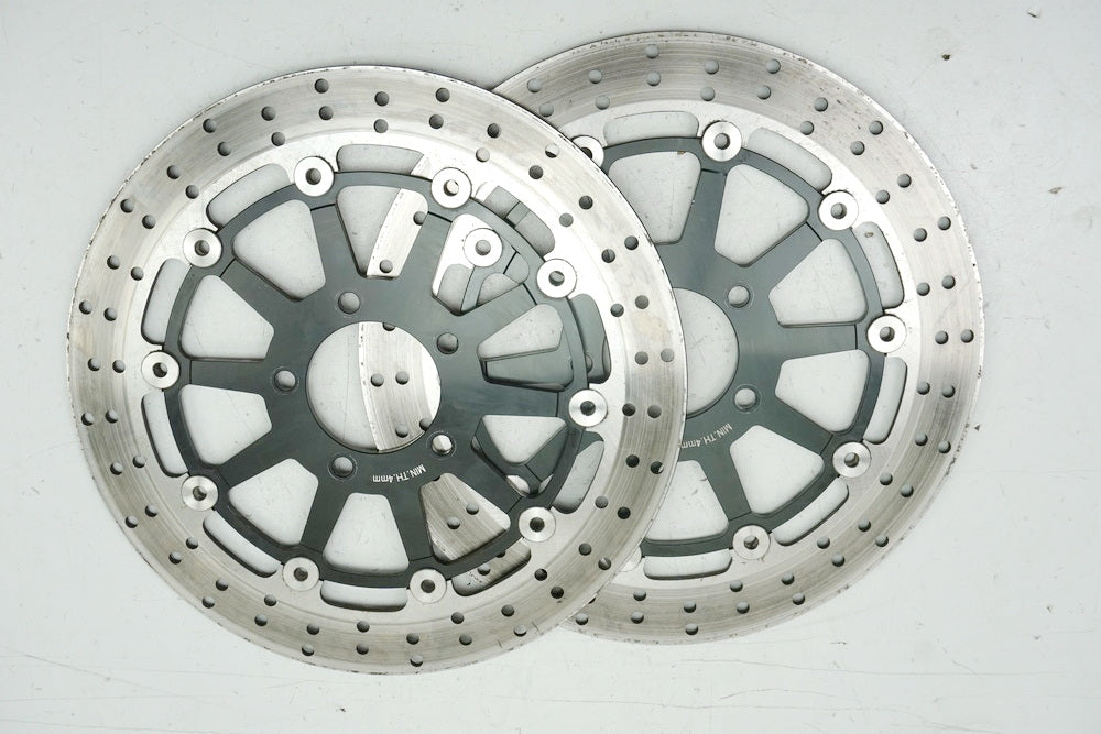 Suzuki GSX 1400 WVBN Bremsscheiben vorn Paar Brake Disc - 4,81 mm