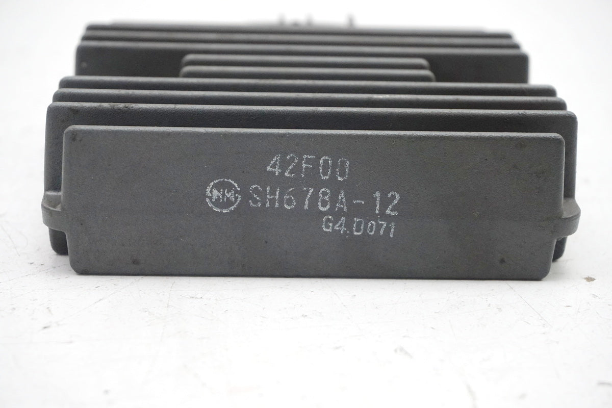 Suzuki GSX 1400 WVBN Laderegler Regler Gleichrichter original