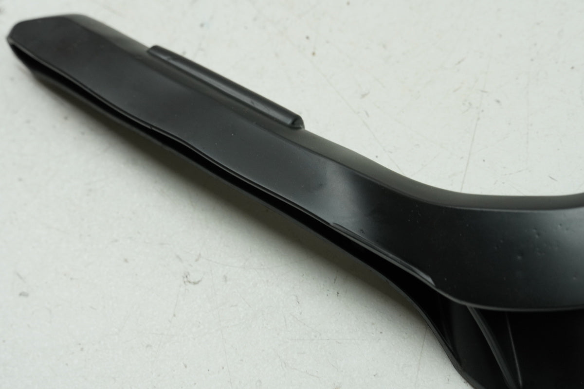 YAMAHA MTN 1000 MT10 RN78 Rubber Seal Guide Surface Windshield Front Fairing