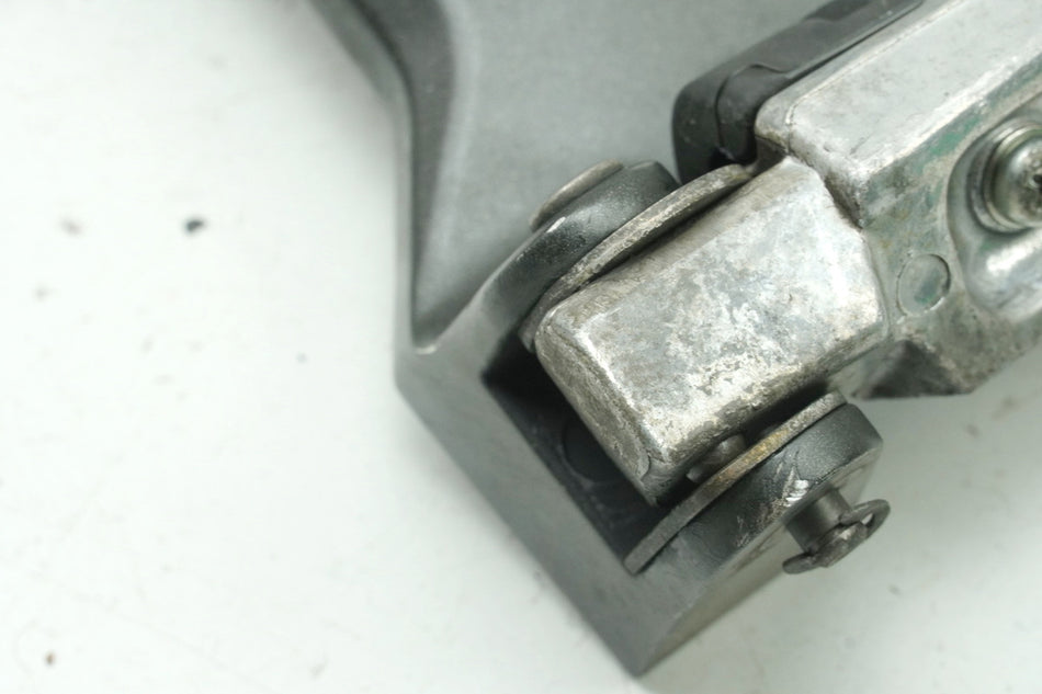 KAWASAKI Z650 ER650HA2 Soporte de estribera del pasajero izquierda, soporte de estribera, placa de montaje